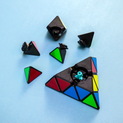 Alternative view of JOC MAGIC PIRAMIDA COLOR DELI
